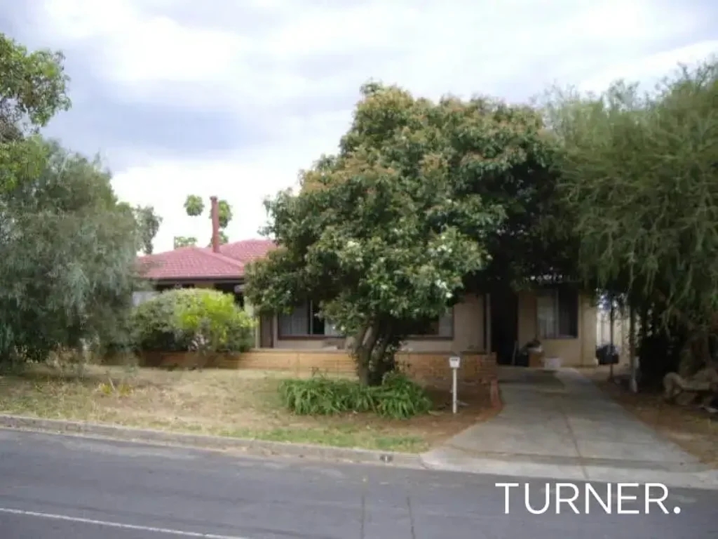 SIMPLE BUT COMFORTABLE HOME. DUCTED HEATING, AIR-CONDITIONING, LARGE RUMPUS ROOM, SHED.