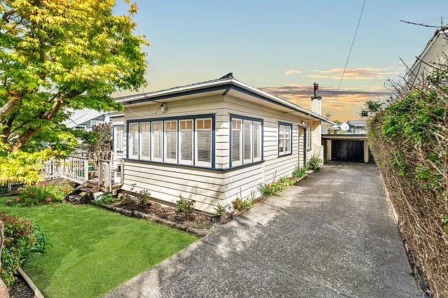 37 Johnstone Street, Point Chevalier, Auckland City