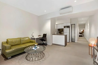 Melbourne 2房 城市中心绝版 现代厨房精配 私享花园空间 顶楼恒温泳池 便捷生活配套 CBD Living with Strong Investment Appeal in THE WILLIAM