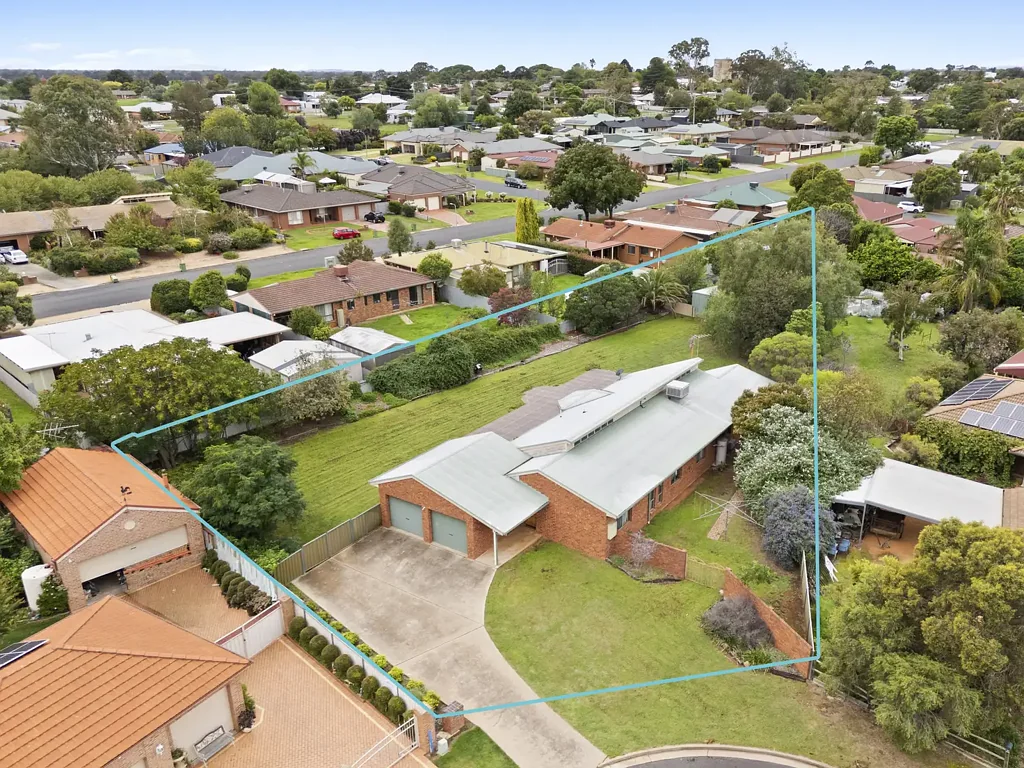 Corowa 4房  Family home on a 1832sqm allotment