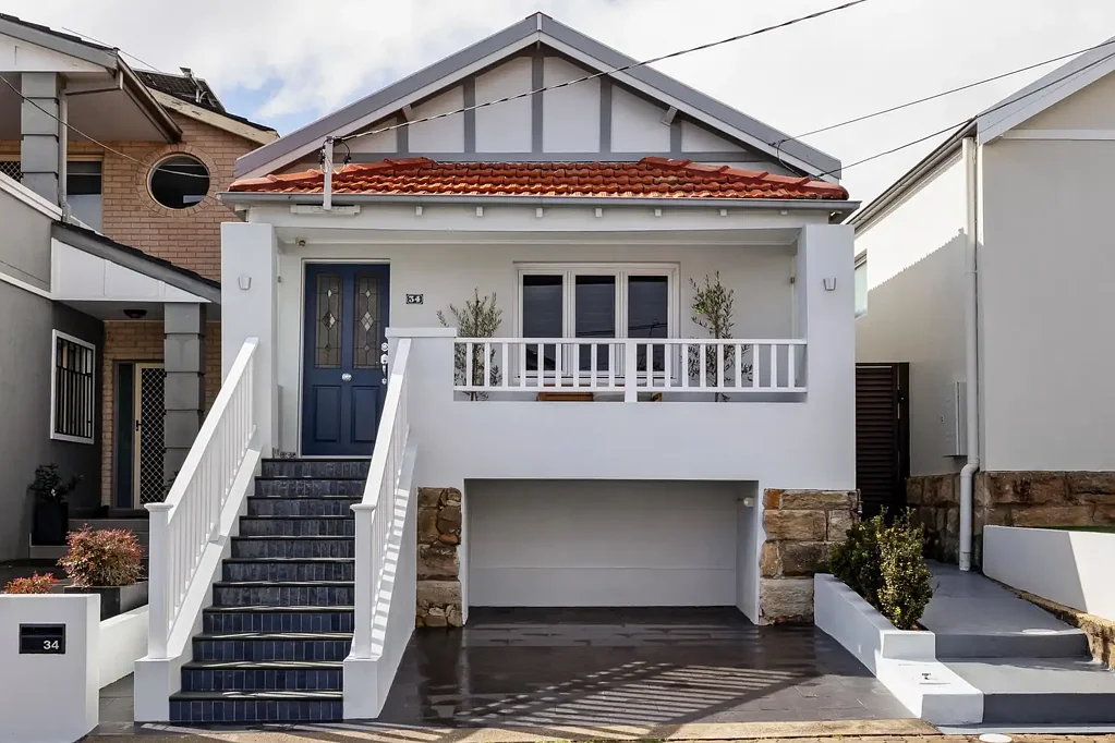 Earlwood 2 Bedroom Elevated Californian Bungalow made for entertaining
