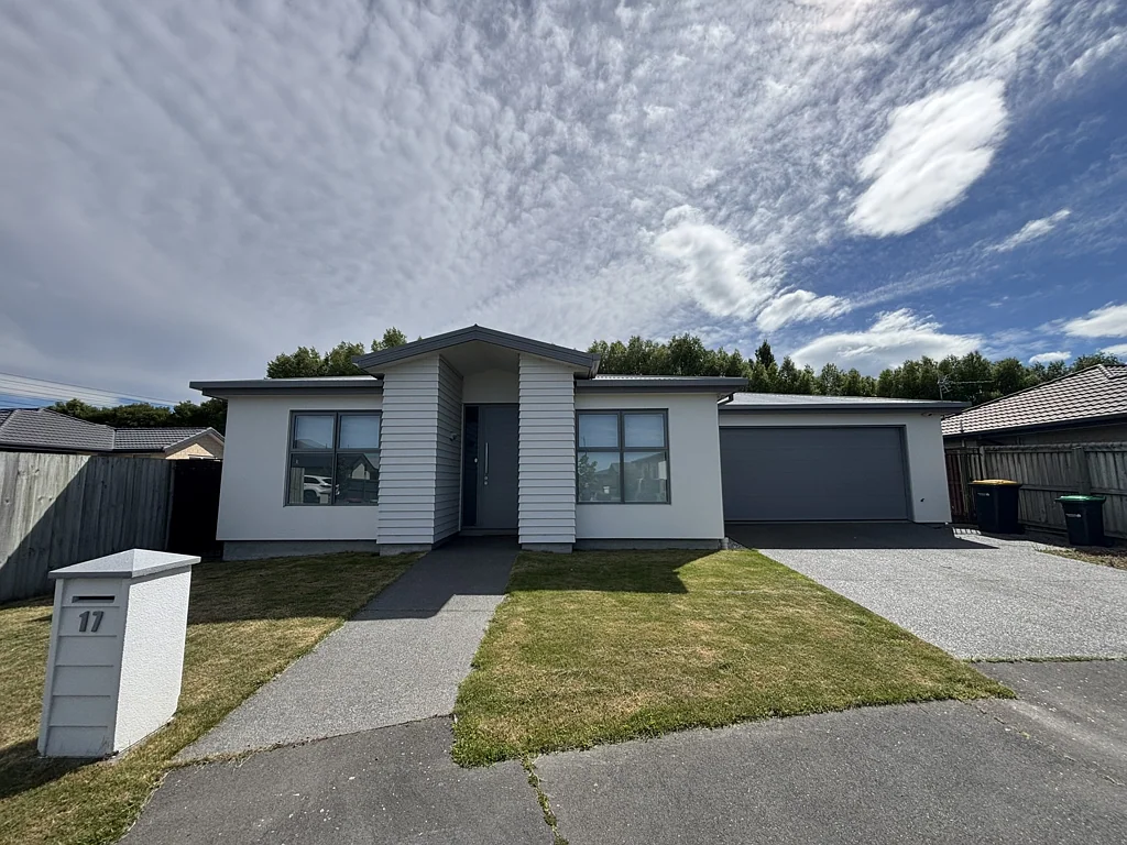17 Davaar Crescent