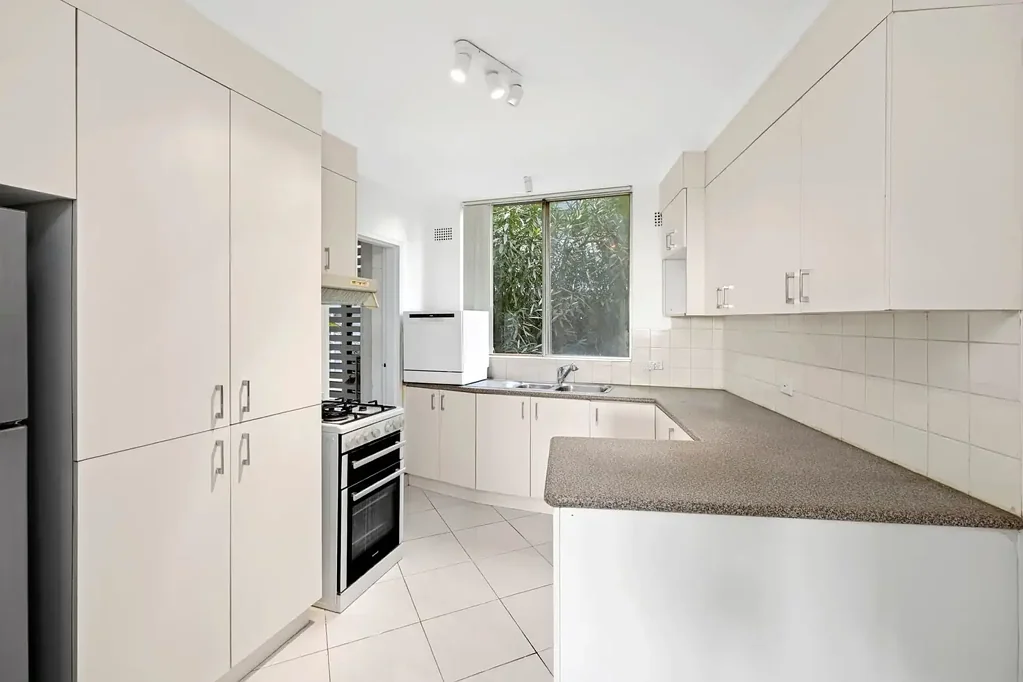 Coastal Convenience with Lock-Up Garage in Prime Collaroy Location