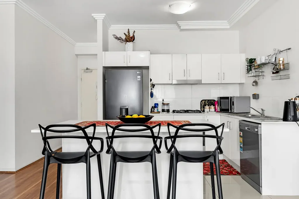 Spacious Apartment In Prime Location!