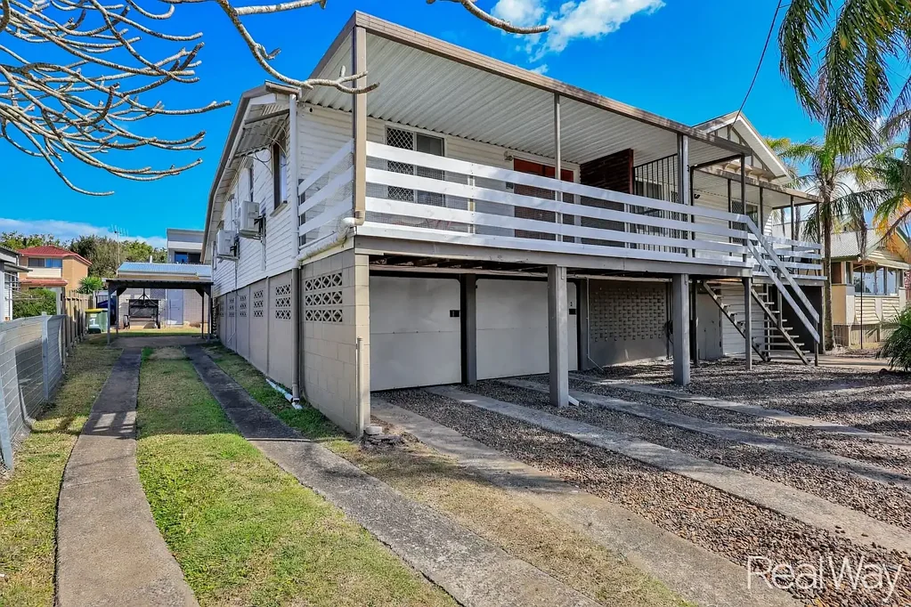 Bundaberg South 4Kwarto PRICE REDUCTION!!! - Large 4-Bedroom Unit in Bundaberg South
