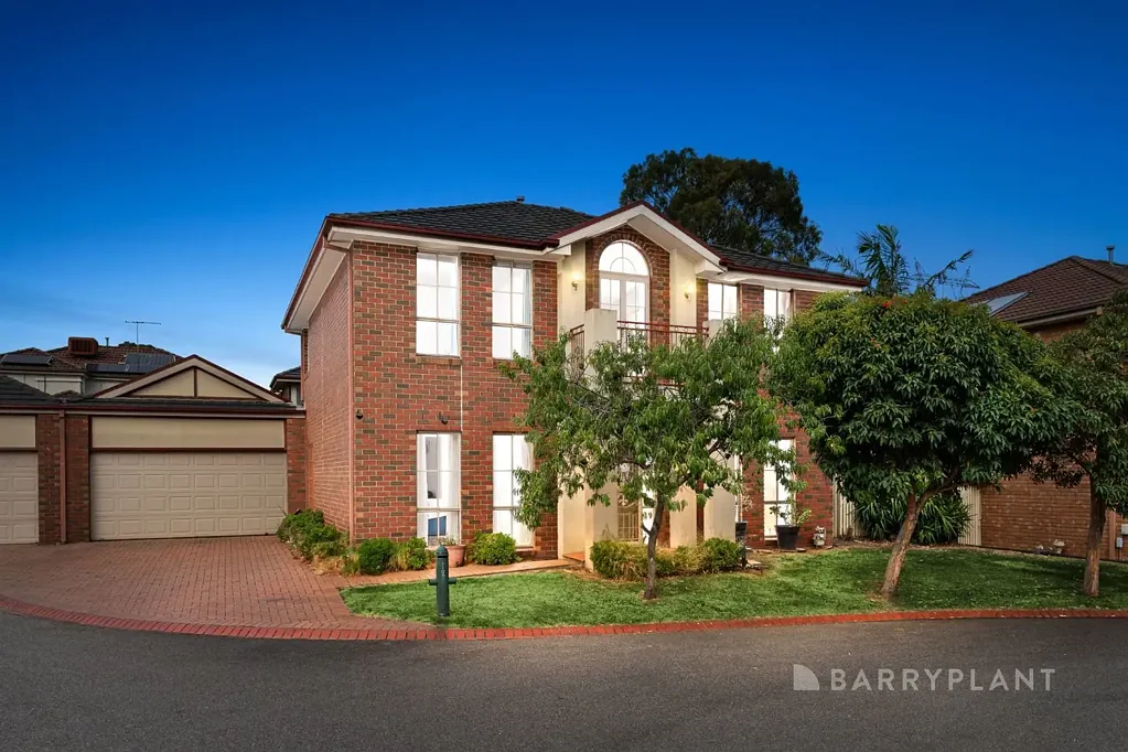 South Morang 4房 永恒设计砖砌宅邸 靠近Westfield Plenty Valley 设备齐全厨房 主卧带套间 遮盖户外休闲区 中央空调 NBN 双车库 Fabulous Family Living