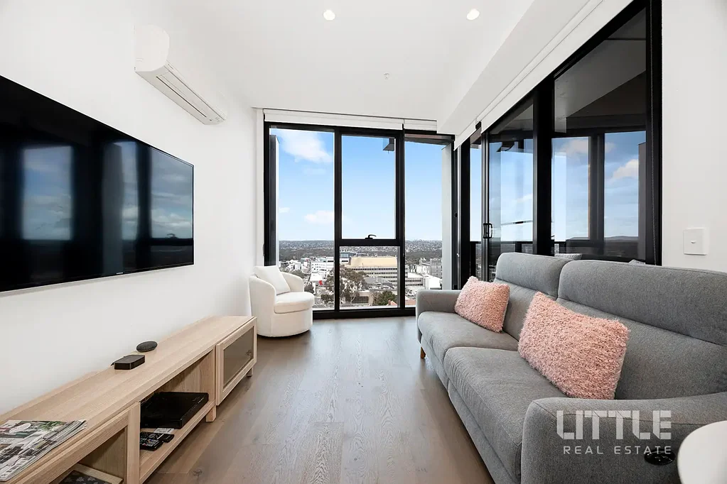 Ivanhoe 1 Bedroom Views of the Dandenong Ranges