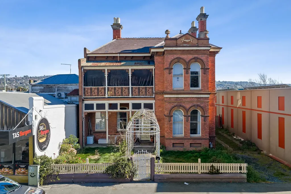 Invermay 4ਬੈੱਡਰੂਮ Barnsley | 136 Years of History. One Extraordinary Future.