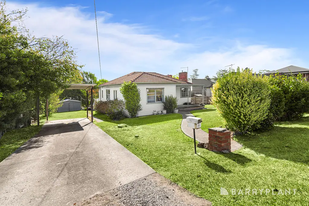 Healesville 2 Bedroom Ripe for redevelopment!