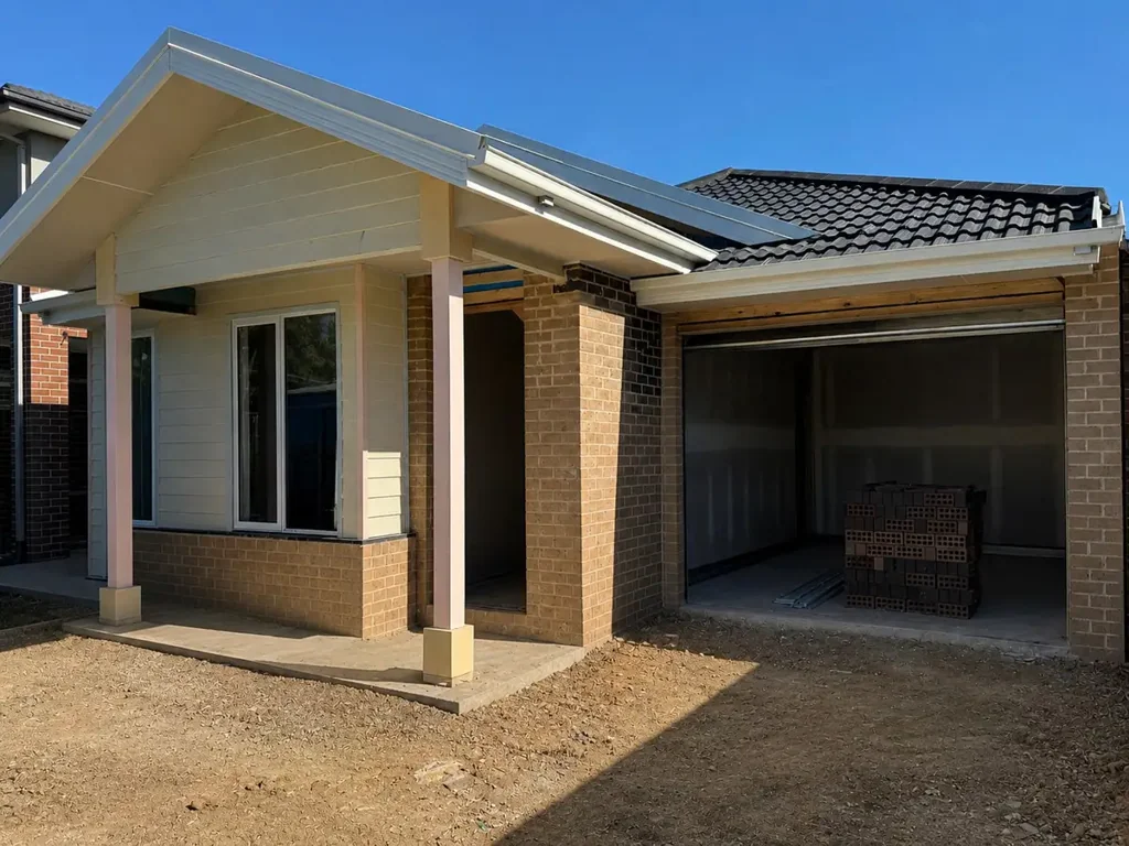 Clyde North 3Moenga CONSTRUCTION COMMENCED 5% DEPOSIT WITH BALANCE AT SETTLEMENT!!