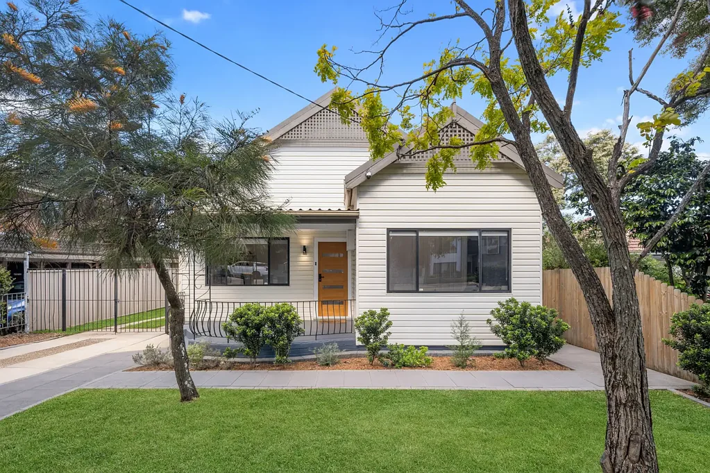 Mortdale 4ਬੈੱਡਰੂਮ Renovated Family Home in The Heart of Mortdale