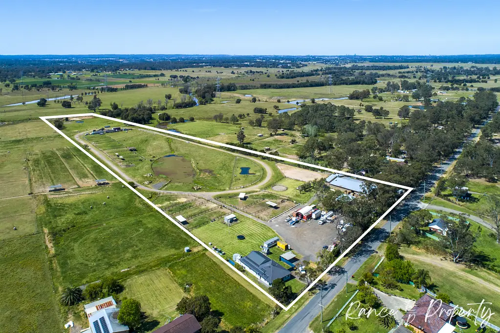 South Windsor 4房  21-ACRES - EXCELLENT INCOME