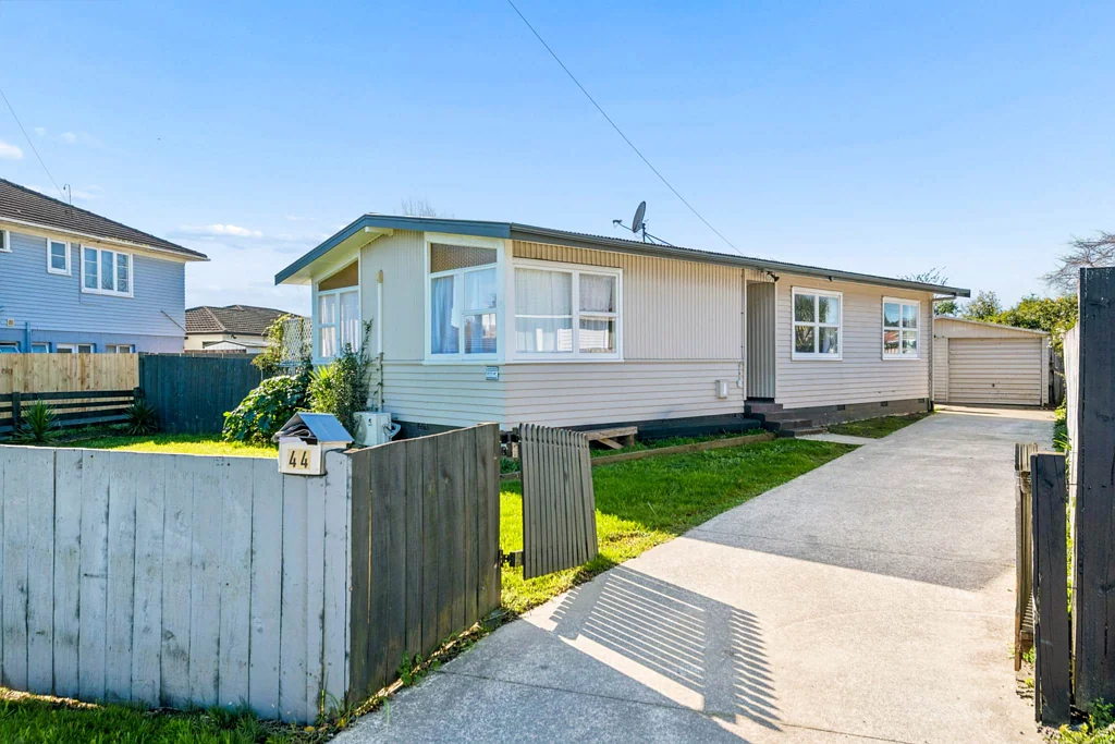 Papakura 3Phòng ngủ The Ideal First Home with Investment Appeal