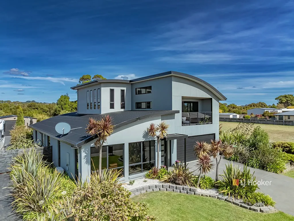 17 Sandy Crescent, Wynyard, TAS 7325