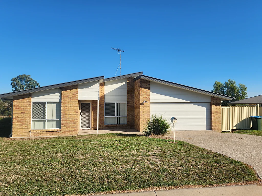 8 Austin Crescent, Moura, QLD 4718