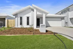 21 Snowy Crescent, Nirimba