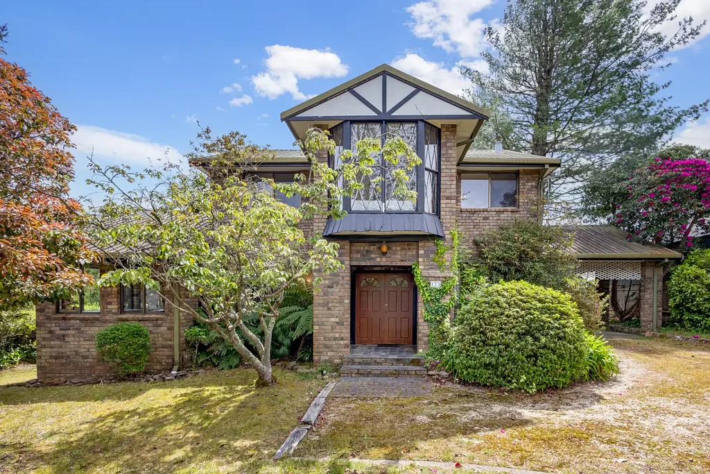 173 Blaxland Road, Wentworth Falls, NSW 2782