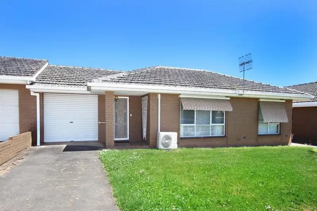 Terang 2 Bedroom One Block From Terang's CBD
