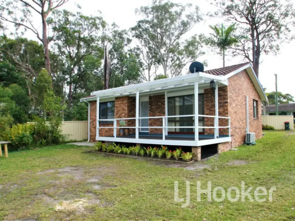 2 Bedroom Cottage Moments from Palm Beach & The Basin Walking Tracks