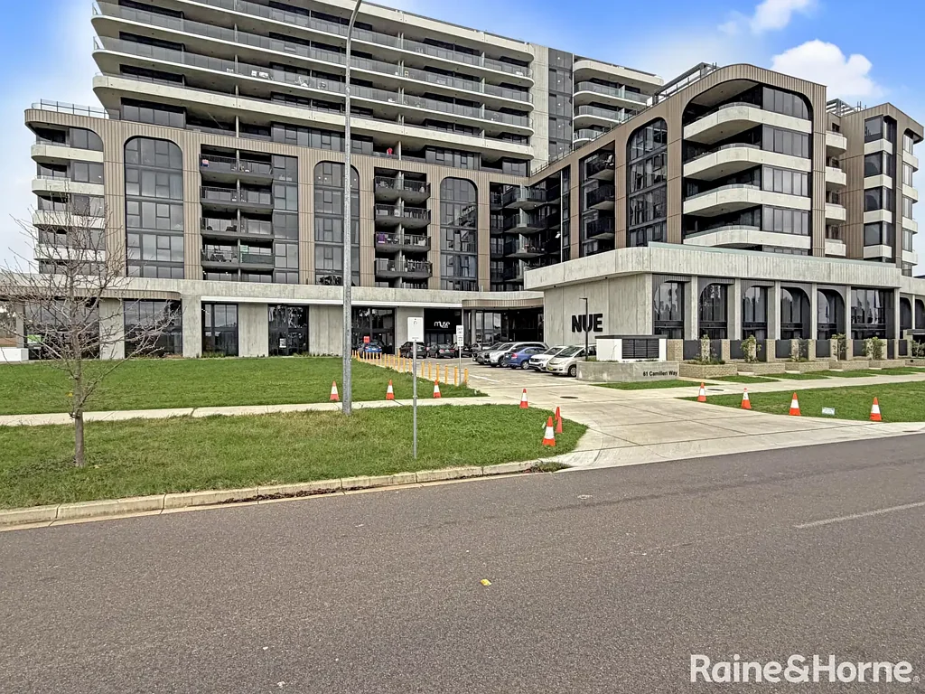 Stylish & Vibrant 2 Bedroom Study Apartment At Nue
