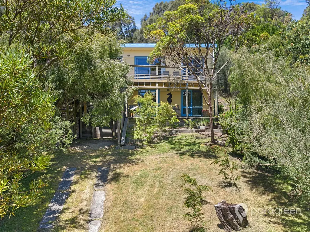 Sandy Point 3Moenga Classic coastal cottage built to last