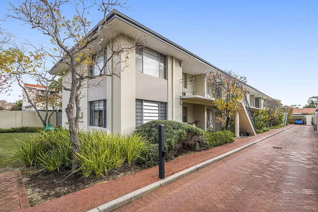 South Perth 2房  Ground floor unit with everything you need at your doorstep!