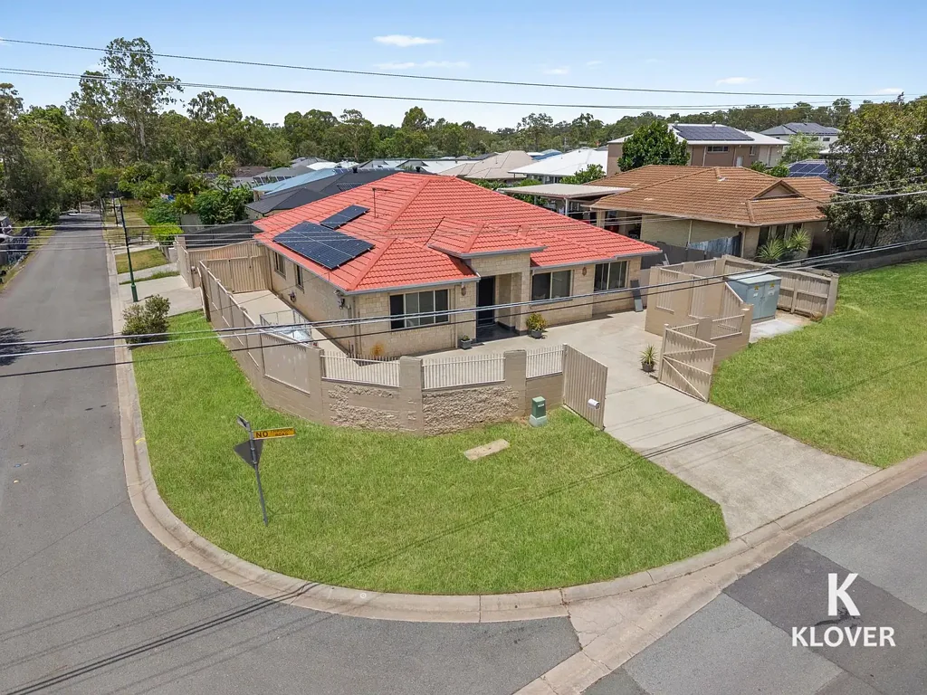 Hillcrest 4房 三个独立门禁 driveway 601m²全围栏地块 无限停车位 坚固砖砌结构 主套房带ensuite 开放式厨房 高端实用性 📣 THREE Driveways. Secure Parking for Cars, Caravans & Trades — A Low-Maintenance Family Fortress.