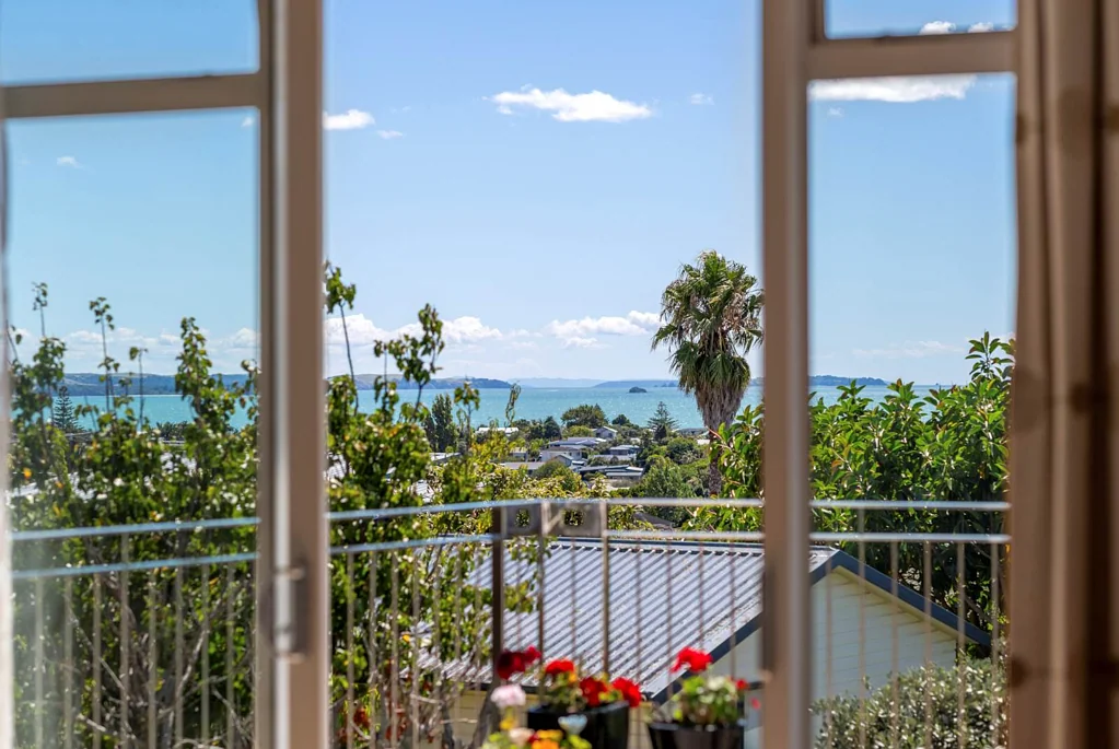 Beachlands 3Habitaciones VIEWS ON WIDESCREEN!