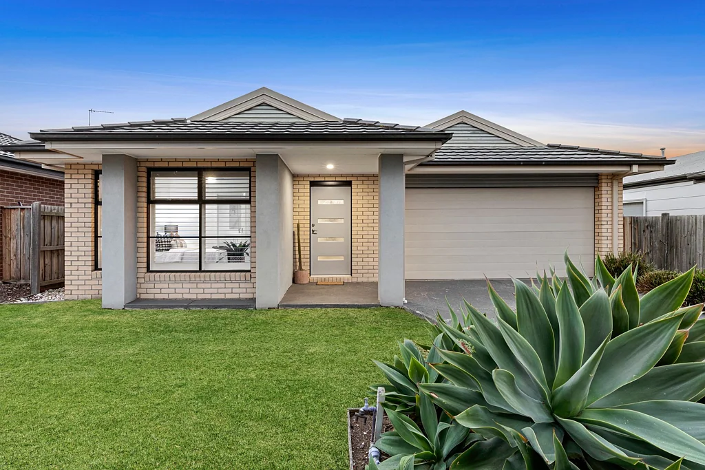 9 Rochford Drive, Armstrong Creek, VIC 3217
