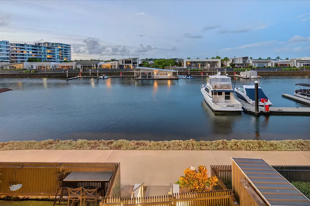 27 Delta Circuit, Hope Island, QLD 4212