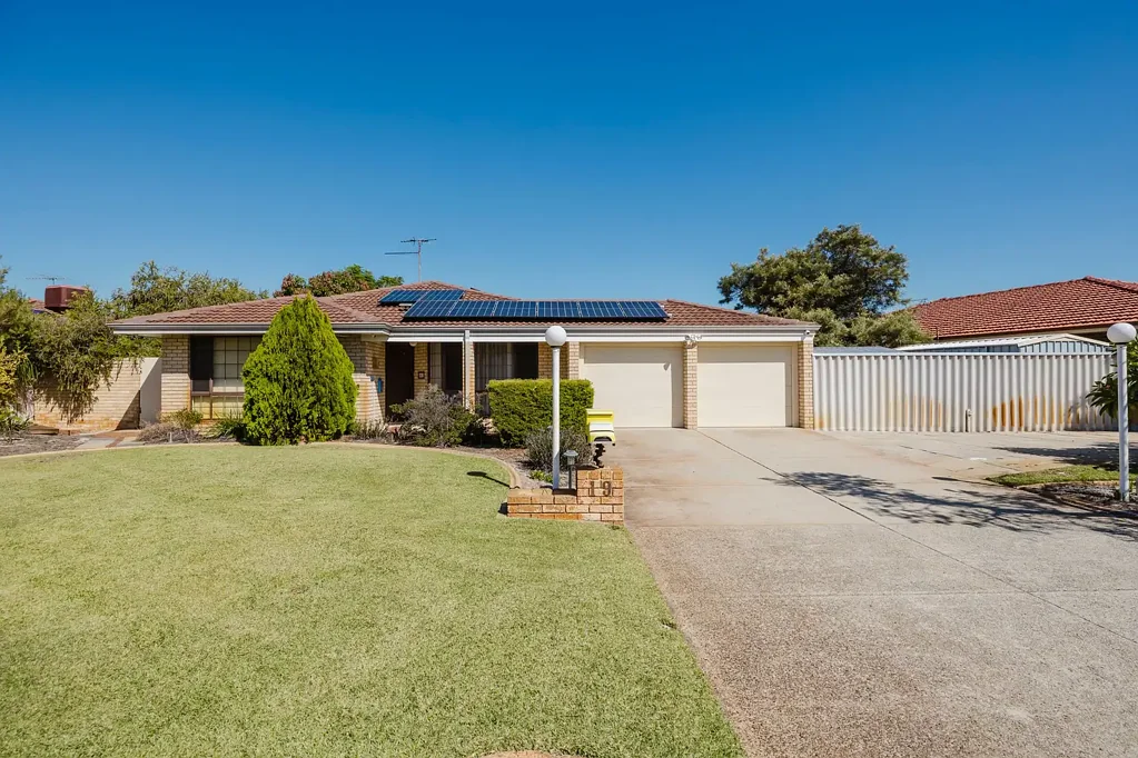 Ballajura 4침실 Opportunity is knocking - are you ready to answer?