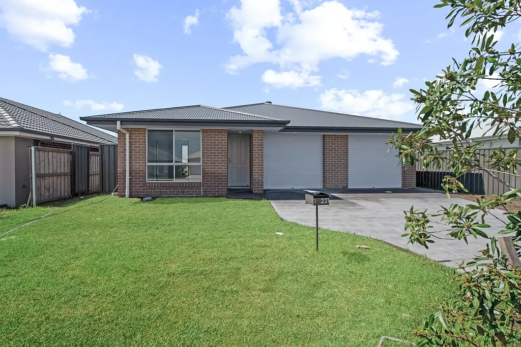 Stunning 4 bedroom duplex - New, stylish with impressive features