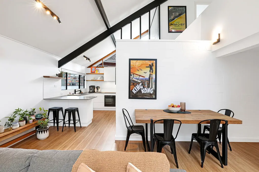 Farmborough Heights 3房 中世纪风格的家庭休憩之所 Mid-century inspired family sanctuary
