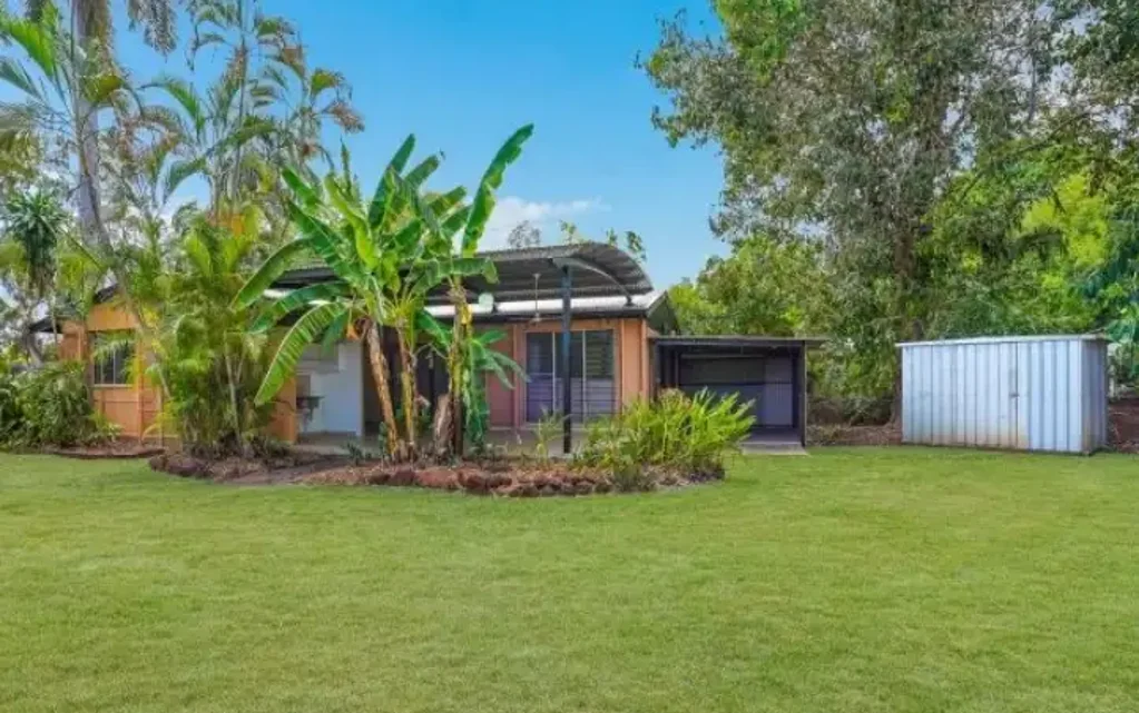 Spacious & Ready to Move In - Convenient Location