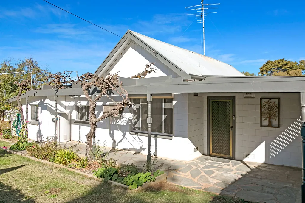 76 Burra Street, Mintaro, SA 5415