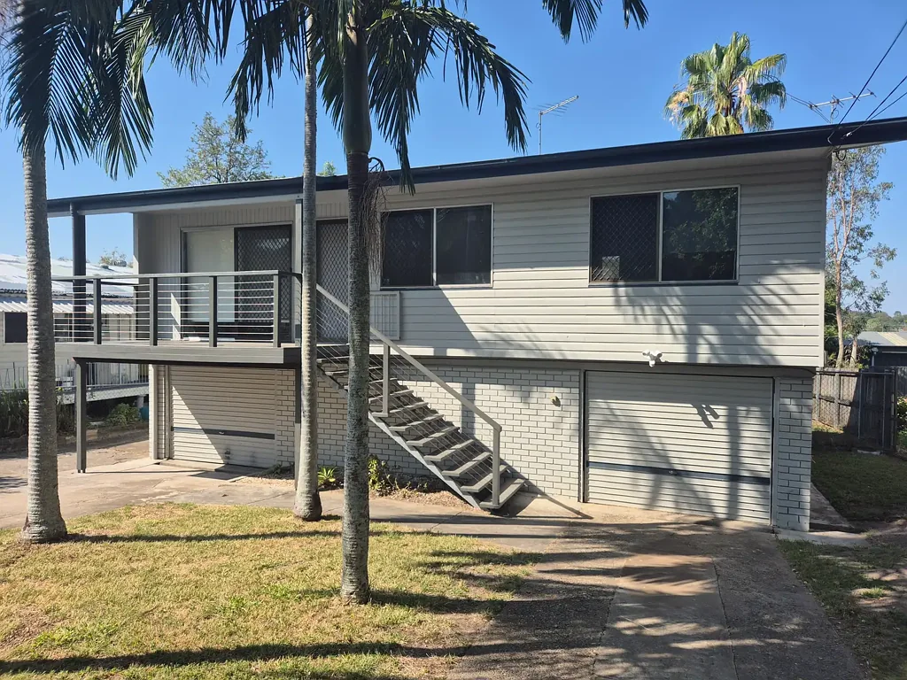 Recently Refurbished - Large Family Home!