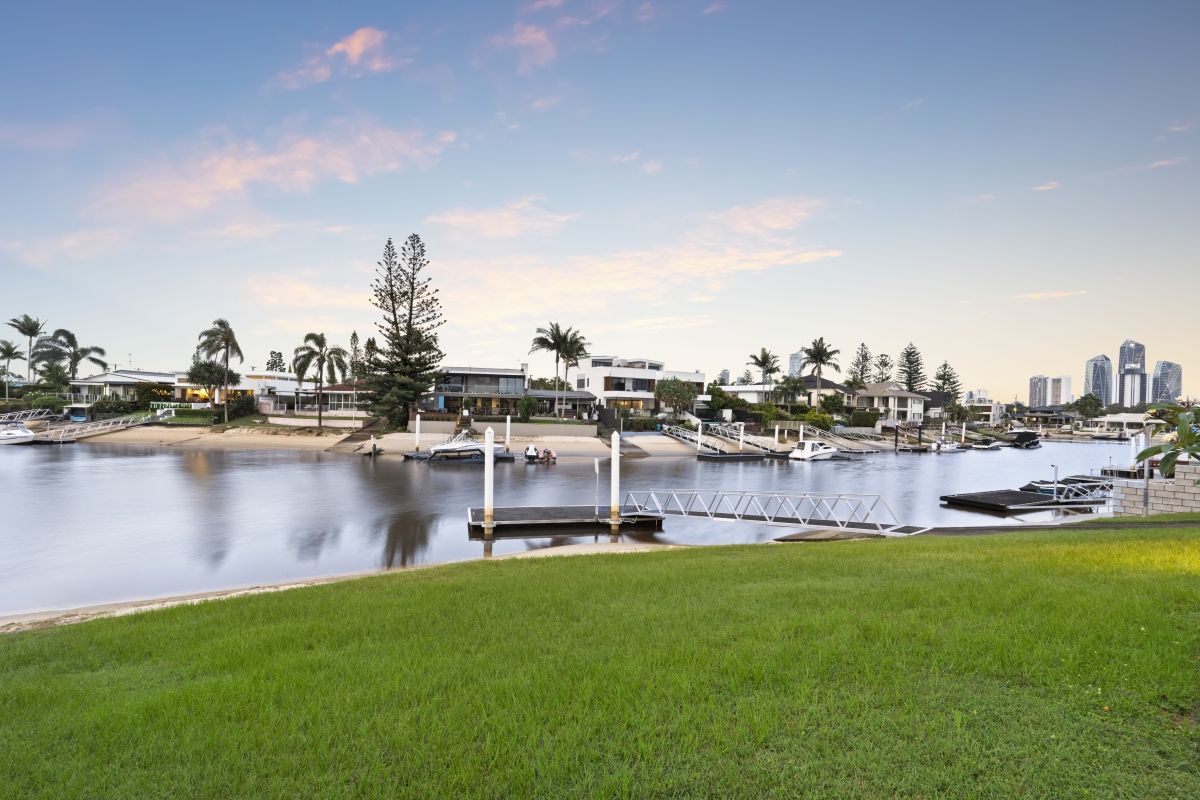 19 ANDREA AV, BROADBEACH WATERS QLD 4218, 0 Kuwarto, 0 Banyo, House