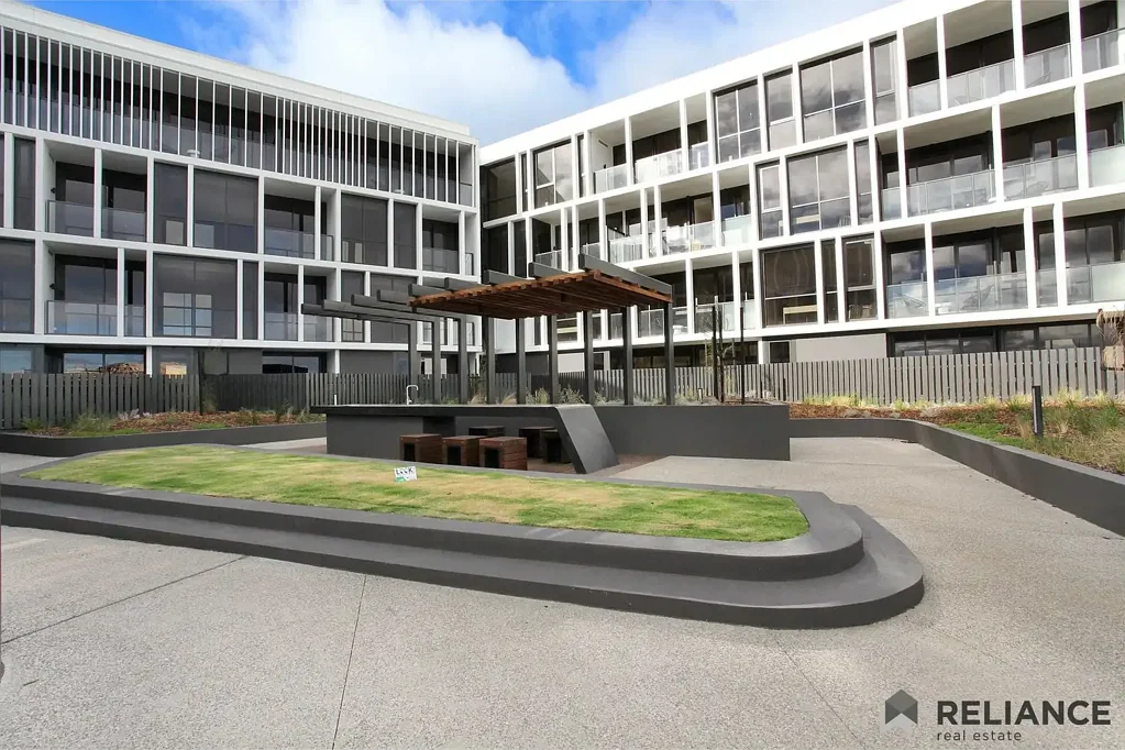 Luxury 2 bedroom Apartment in Werribee South