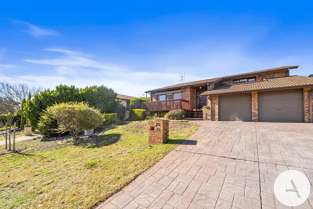 12 Mckail Crescent, Stirling, ACT 2611