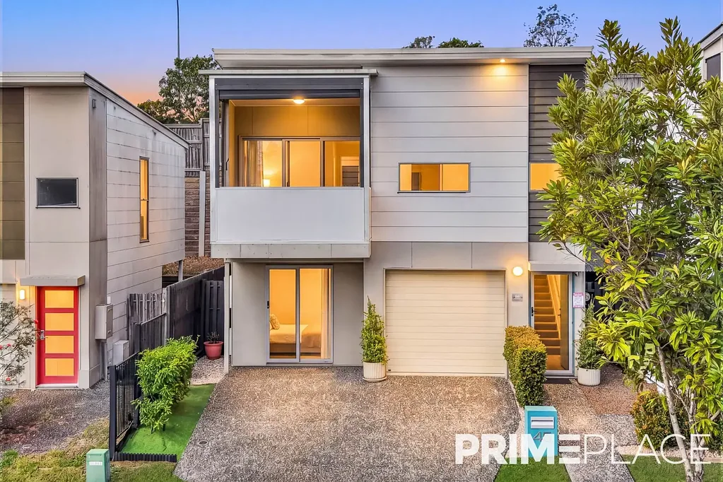 Bellbird Park 3房 宽敞家庭住宅，具备双重居住潜力、现代化娱乐区及令人惊叹的丛林景观！！！ Spacious Family Home with Dual-Living Potential, Modern Entertaining Areas & Stunning Bushland Views!!!