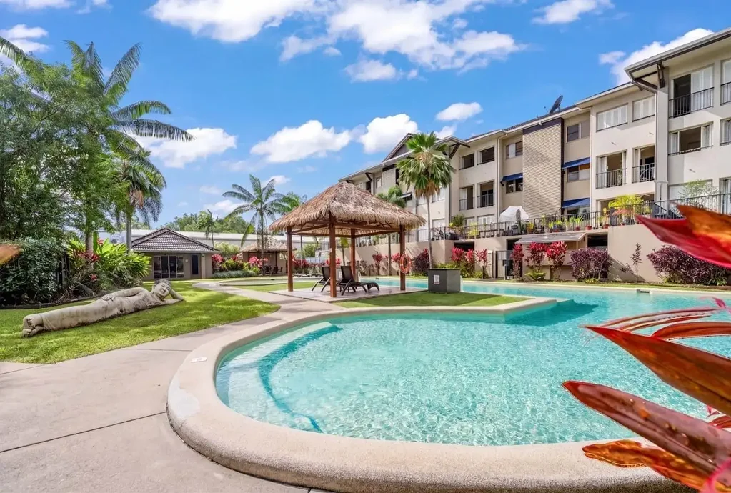 MODERN RESORT-STYLE LIVING