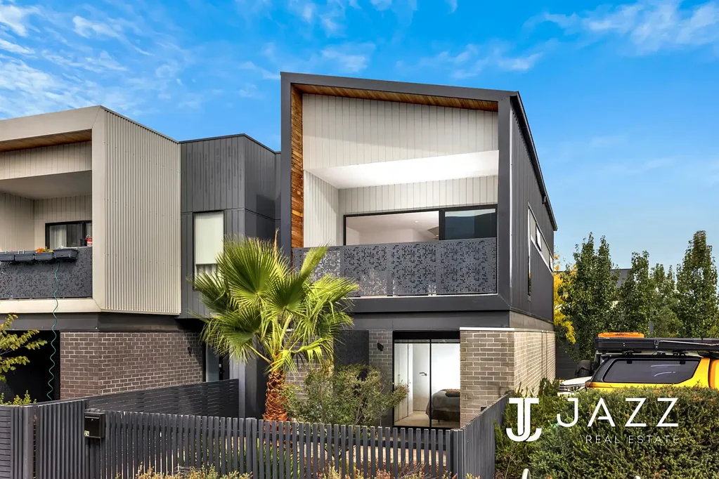 24 Broadside Walk, Point Cook, VIC 3030
