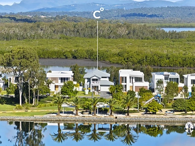 Helensvale 5房  Coastal Design with Rare Dual Water Vistas