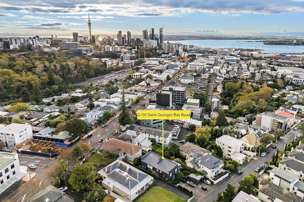Parnell 2 Slaapkamer DGZ APT WITH VIEWS - Declared Reserve Under $1.1m