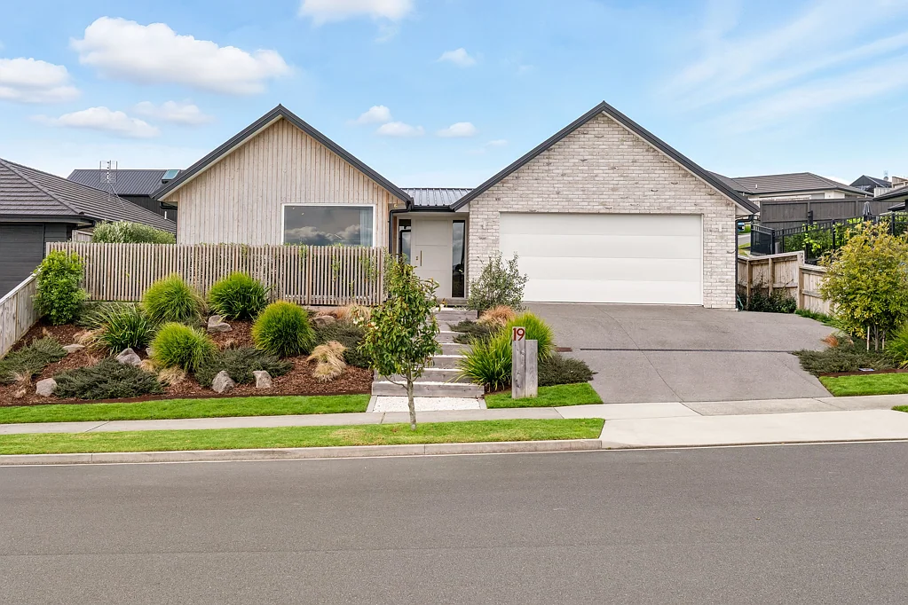 Stunning Fully Furnished 3-Bedroom Home in Sought-After Quail Ridge, Ohauiti