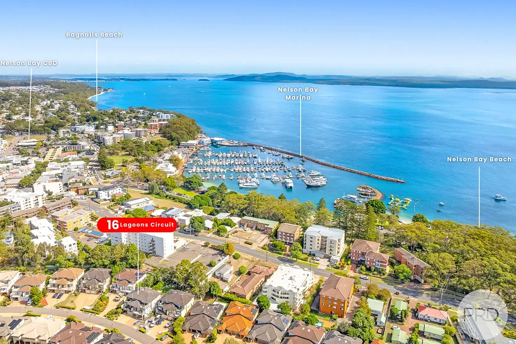 Nelson Bay 3غرفة نوم Elevated Coastal Living with Expansive Entertaining and Leafy Outlook