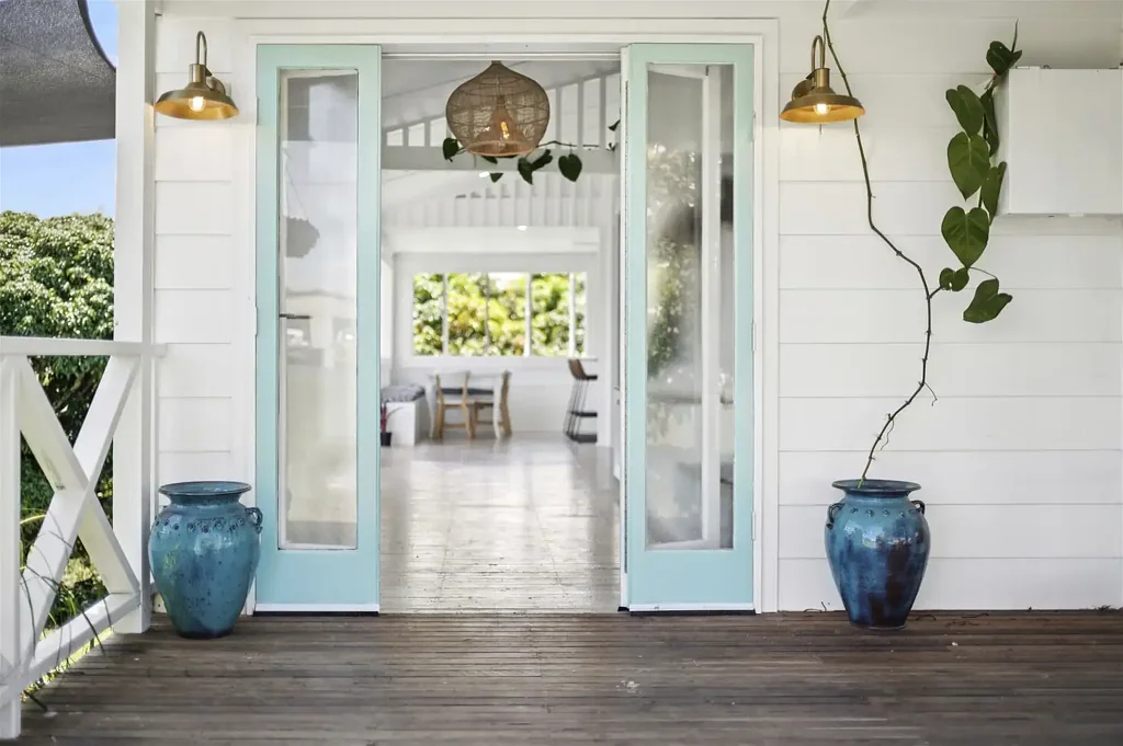 Urunga 2chambre The Urunga Belle! - An exceptional family home combining space, light, and location. Can now be yours!