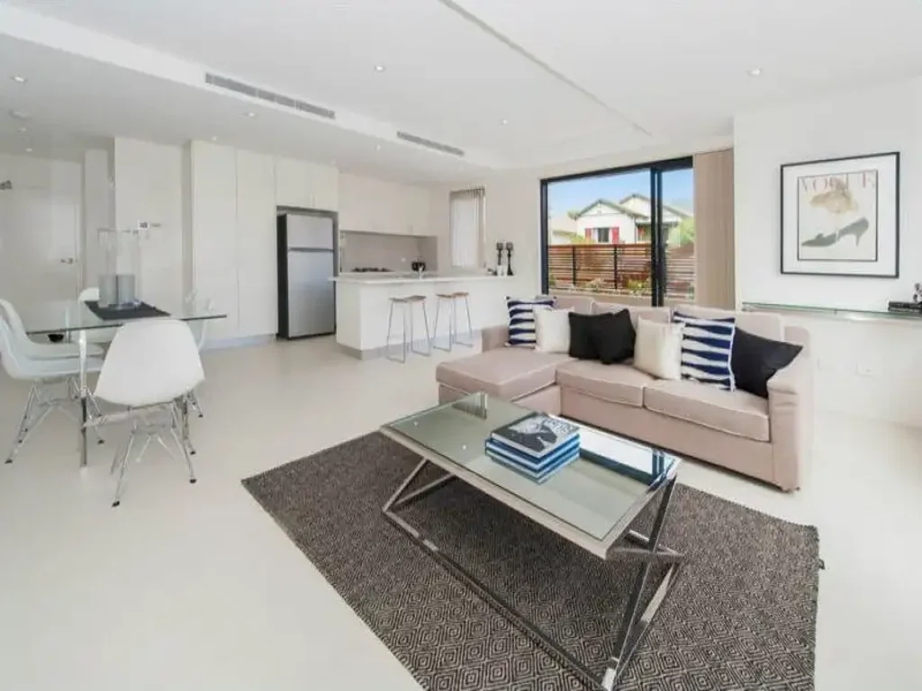 Oversized North-Facing Garden Apartment with Effortless Indoor–Outdoor Living in Prime Maroubra Junction locale