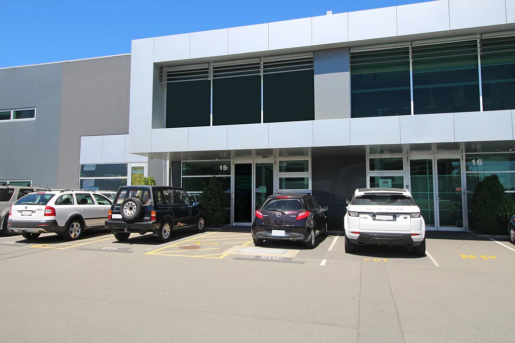 Riccarton  For lease: modern offices with sharp leasing deal