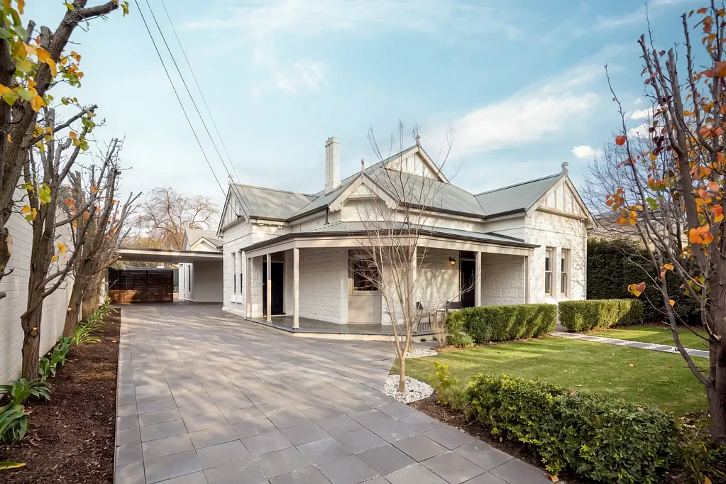 Leabrook 5房  The One; a Leabrook sanctuary where Queen Anne grandeur learns a few new tricks...